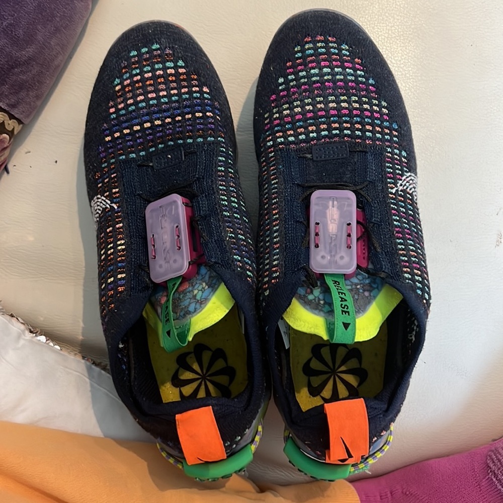 Nike Flyknit fly ease release air shoe​ - Picture 3 of 5